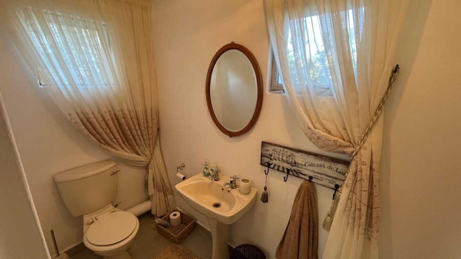 3 Bedroom Property for Sale in Wavecrest Eastern Cape